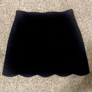 TOPSHOP•Black mini skirt w/ stretch•covered elastic waist band •size:2• so cute